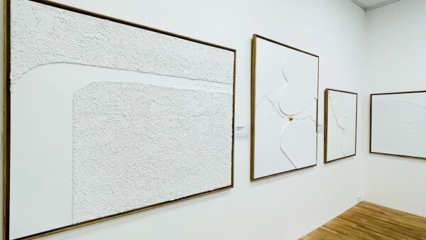 Božie mená: Výtvarná meditácia Michaely Paštrnákovej