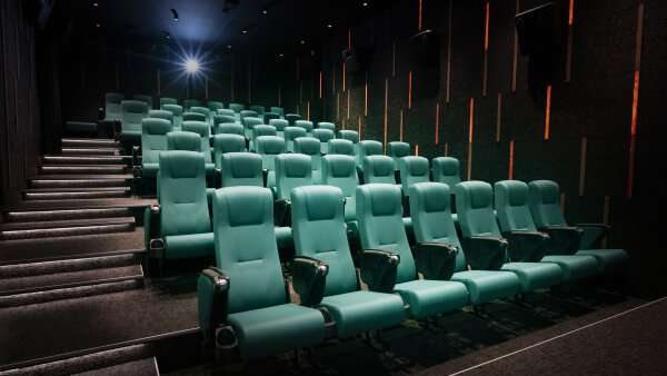 Edison Filmhub: Nové Butikové Kino a Kaviareň v Srdci Bratislavy