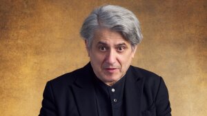 Peter Breiner uvedie v Divadle Aréna novoročný koncert a slovenskú premiéru albumu Angry Piano Music for Desperate Times