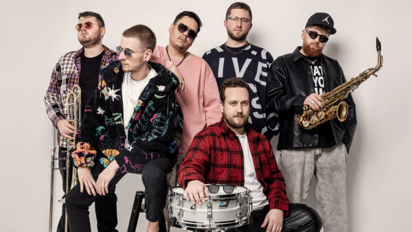 NOTA ožíva Žbirkovu klasiku v live session s tanečným triom