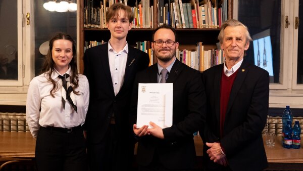 Za dverami hradnej knižnice