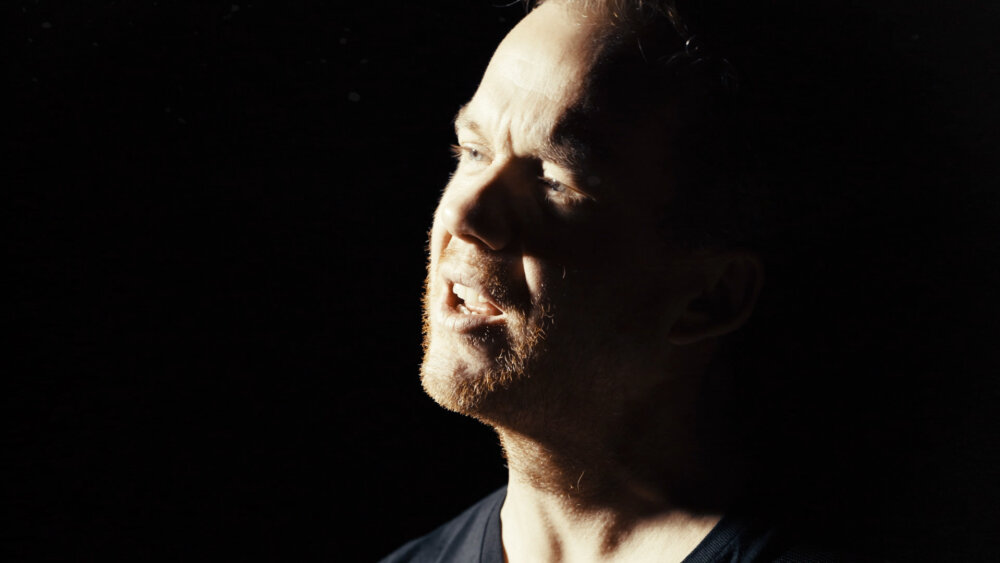 Peet J. debutuje sólovým albumom Stay Younger