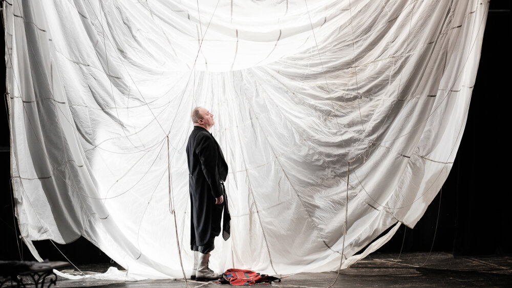 V Divadle A. Duchnoviča ponúkajú vieru v dobro prostredníctvom Predavača dažďa.