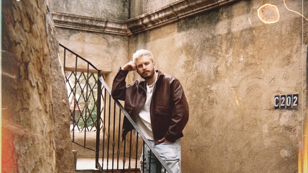 „Len vydrž a buď moja.“  Alan Murin vydáva emotívnu skladbu Just Be Mine inšpirovanú životom na cestách