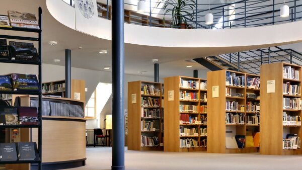 Štátna vedecká knižnica v Banskej Bystrici oslavuje storočnicu