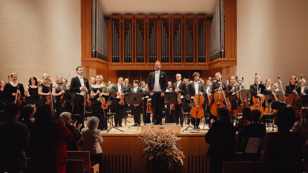 Keď orchester dýcha: Beethovenov Trojkoncert a Foersterov introspektívny Cyrano pod vedením R. Jindru v Košiciach