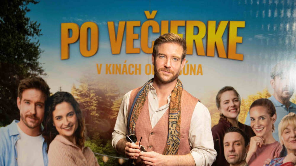 Vladimír Polívka priniesol do Bratislavy nostalgiu letných táborov. Komédia Po večierke mieri do kín