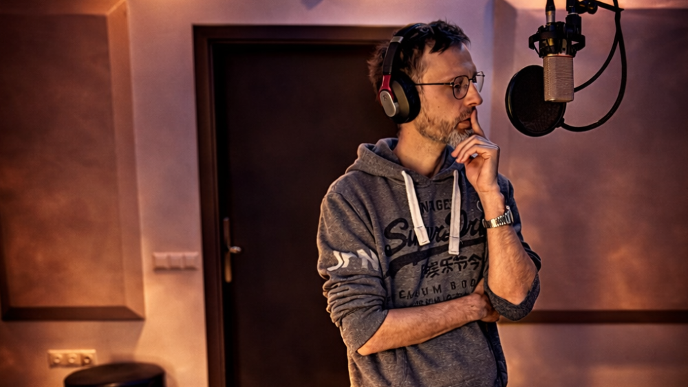 Robert Burian predstavuje novú skladbu „Som doma“ s Matejom Koreňom