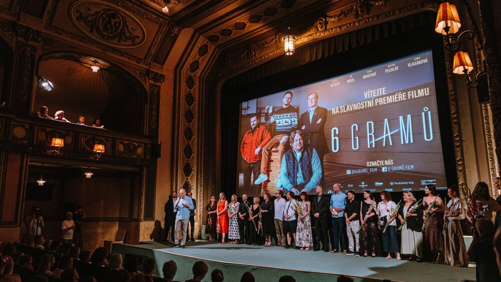 Komédia 6 gramov odštartovala svoju kinojazdu hviezdnou premiérou v pražskej Lucerne