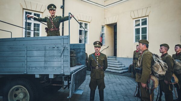 Historická dráma GENERÁL GOLIAN sa predstavuje trailerom a plagátom: Do kín príde najväčší príbeh československej lásky