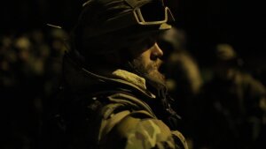 Oceňovaný dokument Zomrieť a žiť sa predstaví na Cinematiku: Príbeh troch mužov, ktorí sa učia znovu žiť