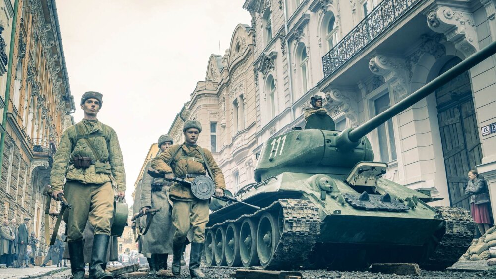 Padla posledná klapka dobového filmu V UTAJENÍ. V medzinárodnom obsadení aj Zuzana Mauréry