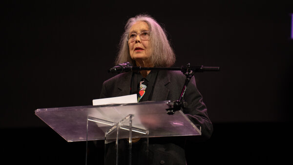 Anne Carsonová získala Nobelovu cenu. Antické príbehy v jej knihách hovoria o súčasnosti