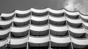 Betón, ktorý si pamätáme. Galéria M. A. Bazovského ukáže brutalizmus Trenčianskeho kraja