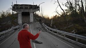 Dokumentárna snímka Veľký vlastenecký výlet berie priaznivcov Putina do centra vojnového konfliktu
