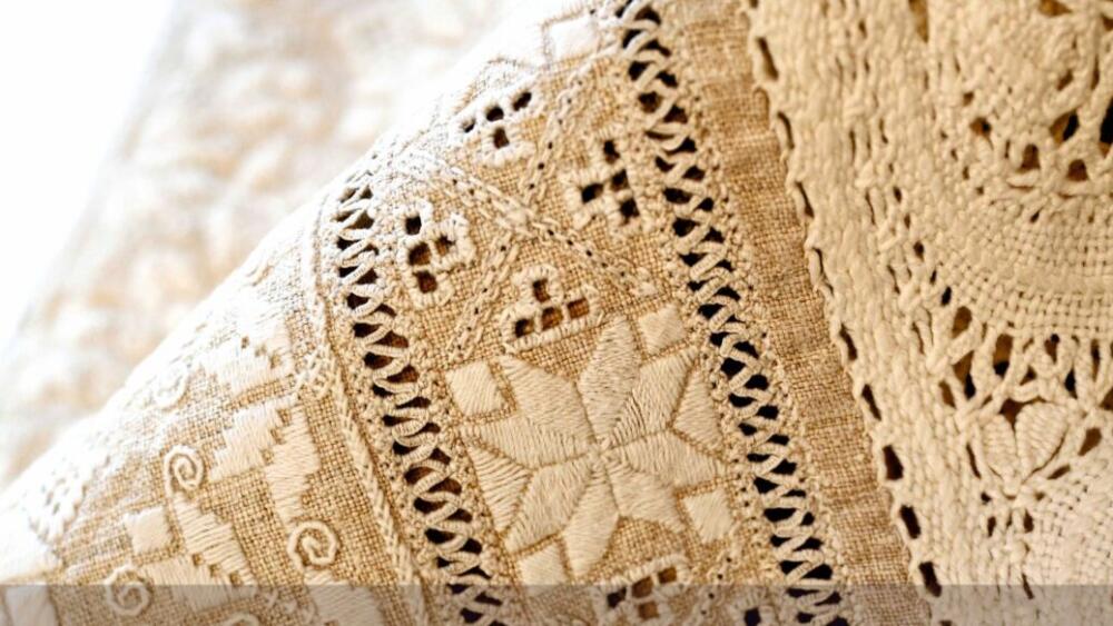 Kútna plachta: predmet spojený s materstvom, ochranou a ženským svetom