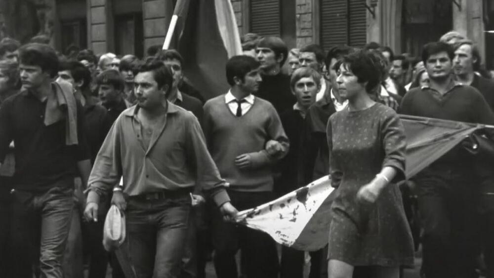 Dvanásť filmov o okupácii na jednom mieste