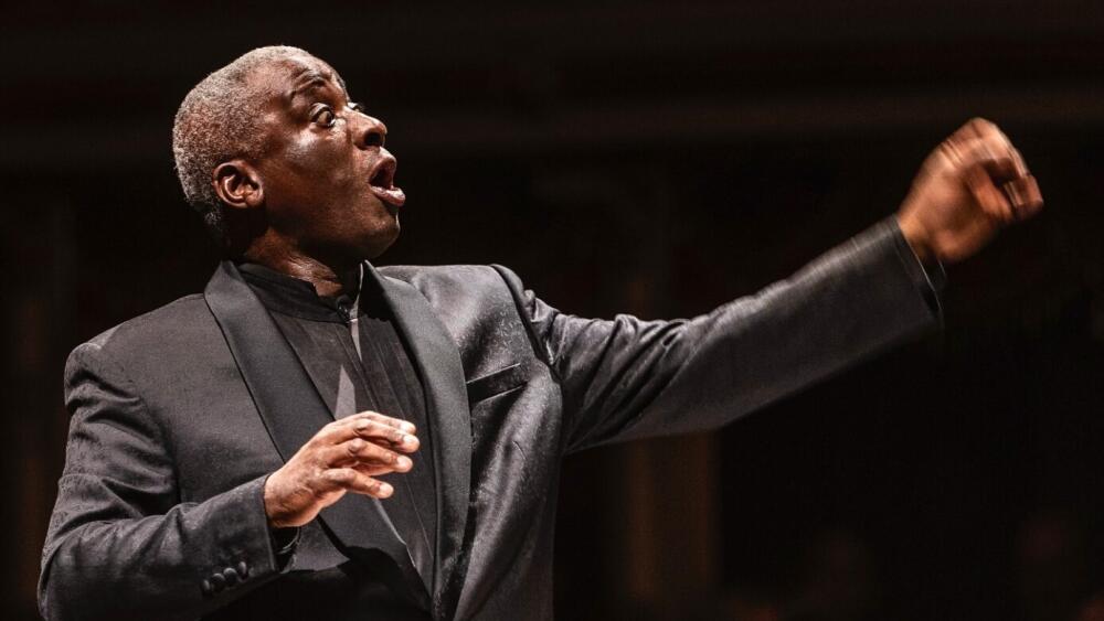 Hudbu treba viac cítiť, nielen hrať noty!