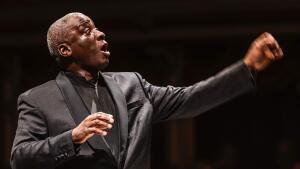 Hudbu treba viac cítiť, nielen hrať noty!