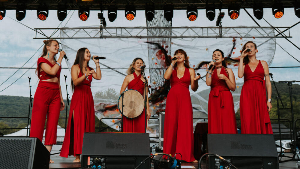 Debut Nehy - príjemná zmes jazykov, tradícií viachlasných harmónií