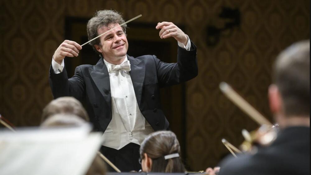 Jakub Hrůša prevezme post šéfdirigenta Českej filharmónie