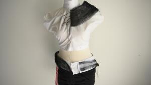 Výstava outfitov mladých návrhárov zo second-hand oblečenia