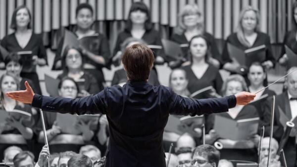 Pod taktovkou Juraja Valčuhu: Bozk víly, ohňostroj farieb a temperamentu