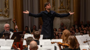 Koncert pod taktovkou Juraja Valčuhu je v Slovenskej filharmónii vždy sviatkom