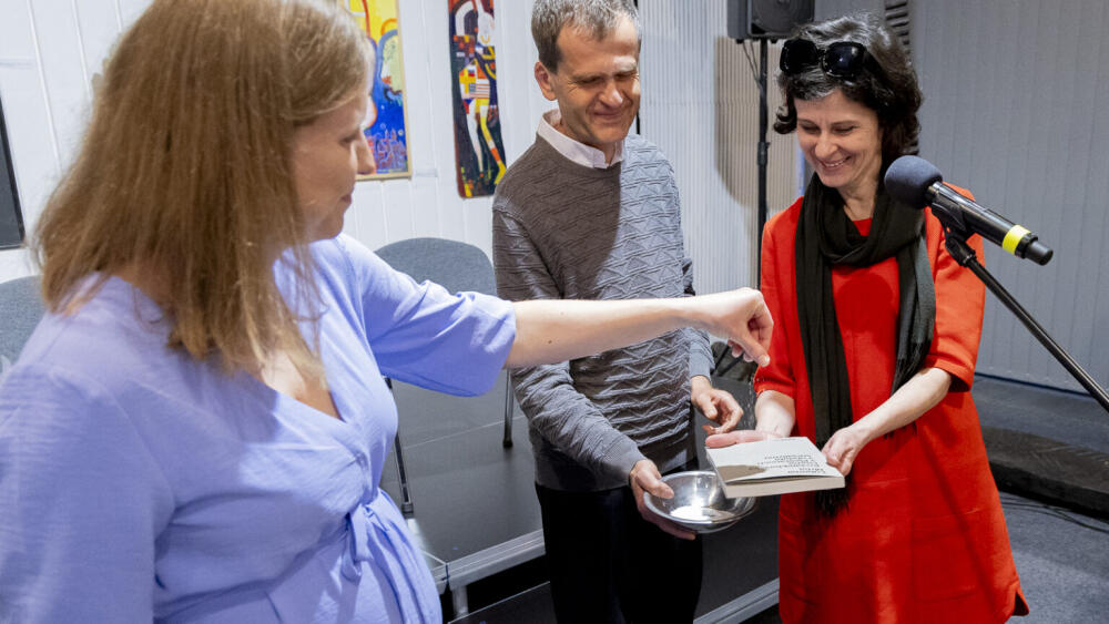 Mávnuť rukou nad rukopisom?