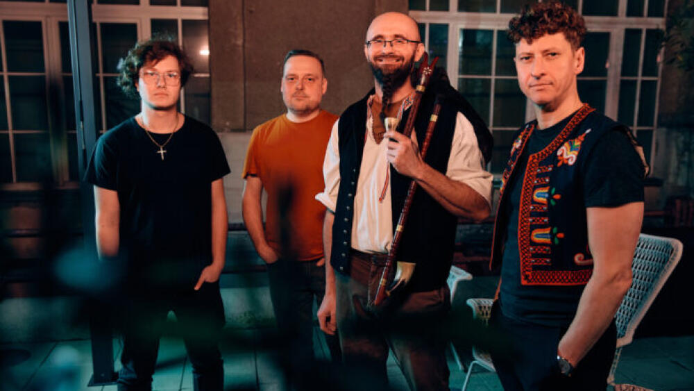 Mám ja lúčku: ľudovka, gajdy, elektronika a kapelová rytmika