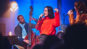 Katka Koščová opäť chystá vianočné koncerty. Predstaví aj nový vinyl Krehkosť