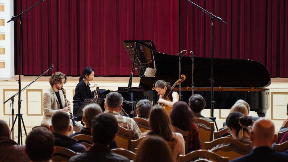 Trio Catch: Nové zvukové kontexty na festivale Melos-Étos