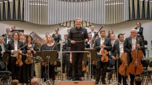 Slovenská filharmónia a šéfdirigent Daniel Raiskin v pražskom Obecnom dome