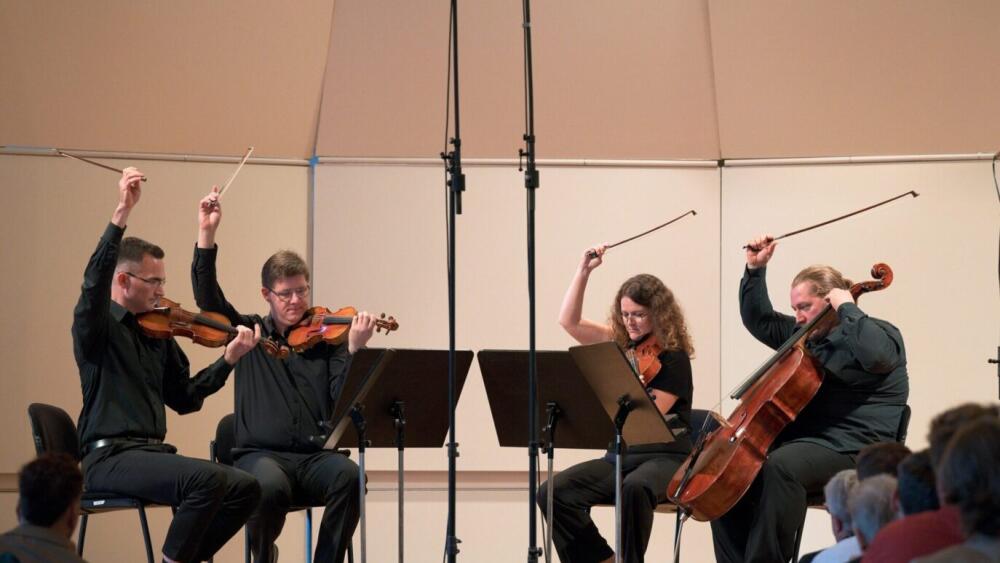 Súčasná slovenská hudba: Silné posolstvá, farebné obrazy, ale i recesia a humor