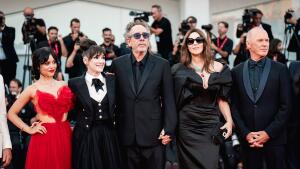 Komédia Beetlejuice Beetlejuice otvorila festival v Benátkach a zožala štvorminútový potlesk