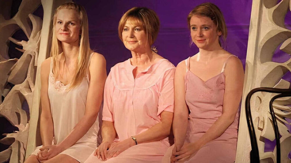 Kuffa by ju zakázal. Pozrite sa na českú inscenáciu Moje baby online