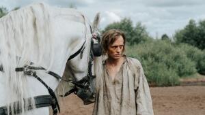 Poľský folklór sa prelína s Tarantinom v historickom filme Kos