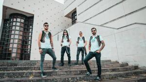 Ľudová pesnička Pod horou dostala punkovú podobu. Vypočujte si novinku kapely Dora