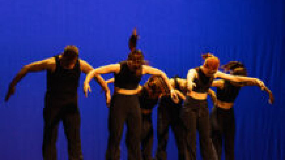 Brad Pitt v motoposte F1