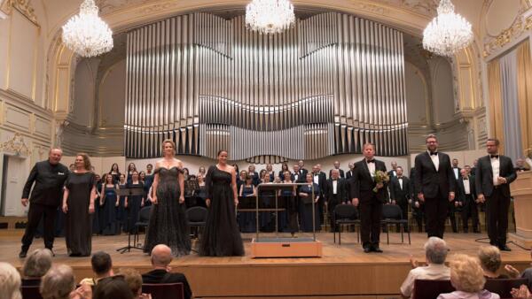 Vrchol sezóny Slovenskej filharmónie: Vyvážené kvarteto sólistov, precítený zbor a prvotriedna klaviristka