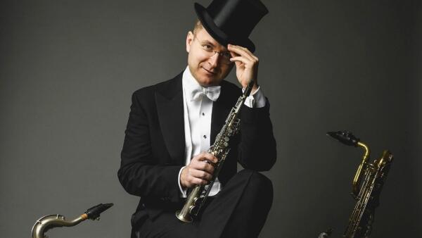 Vynalézca saxofónu Adolphe Sax oslavuje dvojité výročie