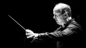 Roland Kluttig: Sibeliova hudba pôsobí ako hmla, takže musíte spriehľadniť jej štruktúry