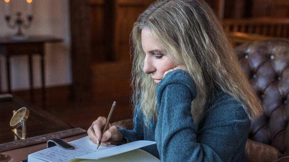 Hudobná ikona Barbra Streisand vydala nový singel k seriálu Tetovač z Auschwitzu