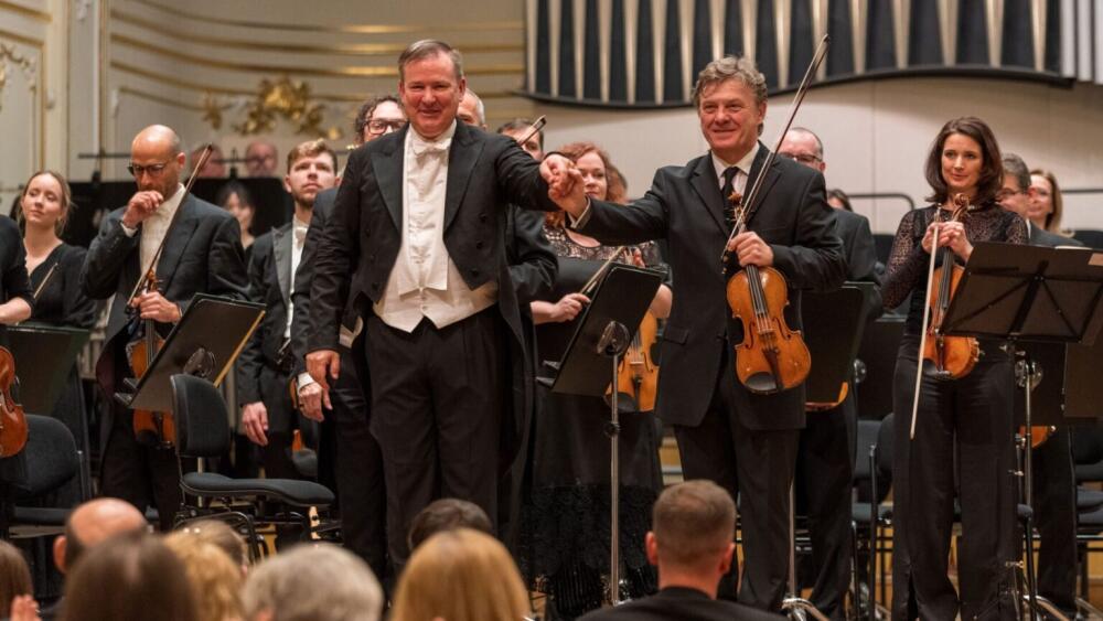 Filharmonici pod taktovkou Nielsena: Expresívny Čižmarovič, disciplína a precíznosť orchestra