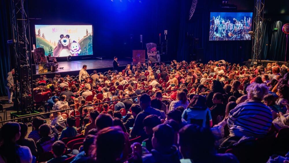 Muzikál Máša a Medveď očarí malých aj veľkých divákov po celom Slovensku