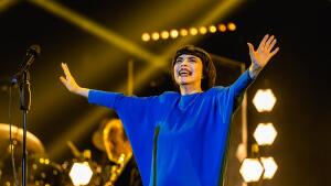 Mireille Mathieu v Bratislave si nenechá ujsť ani šansoniérka Andrea Zimányiová