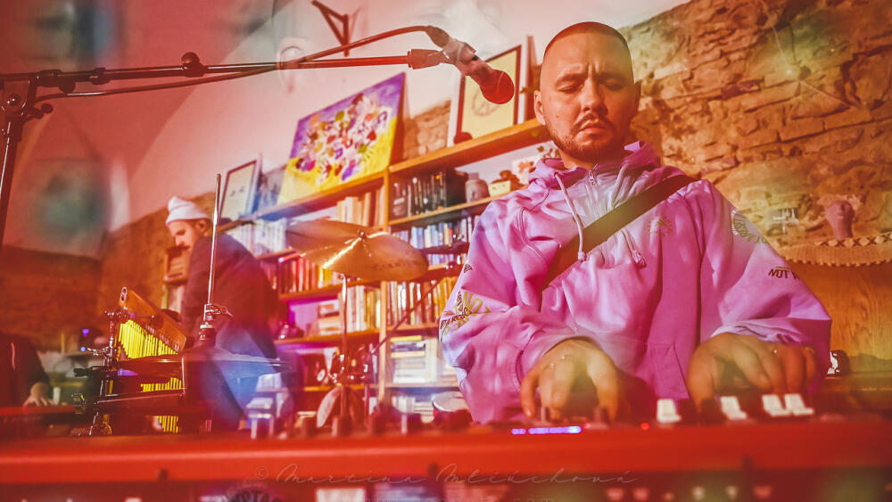 Dunaj od Jany Kirschner vo verzii bubeníka Mariána Slávku