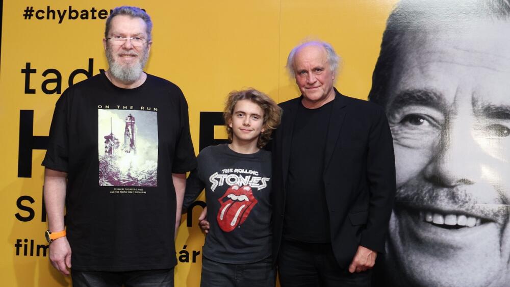 Osobnosti si nenechali ujsť premiéru filmu Tady Havel, slyšíte mě?