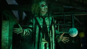 Známy duch sa vráti do kín v hororovej komédii Beetlejuice Beetlejuice