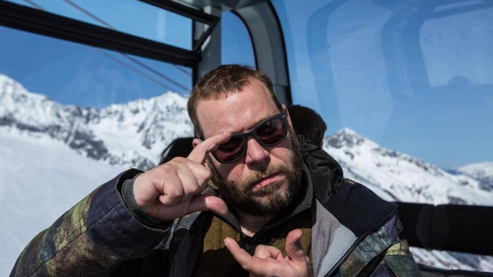 Výstava protivojnového fotografa Jána Husára